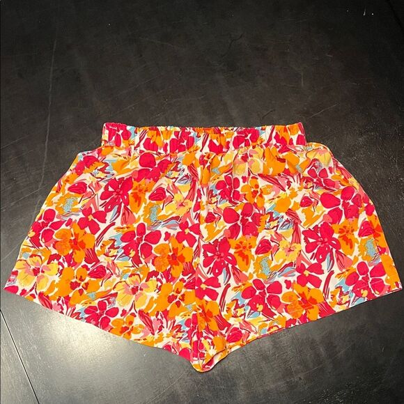 SHEIN Colorful Floral Crop Top and Shorts Set - Picture 3 of 7